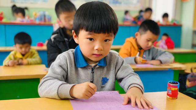 加強(qiáng)幼兒教育